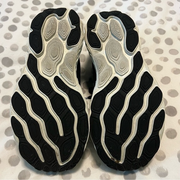 New Balance Women’s Fresh Foam X 880v14 Black with Sea Salt and Silver Metallic - Picture 15 of 16